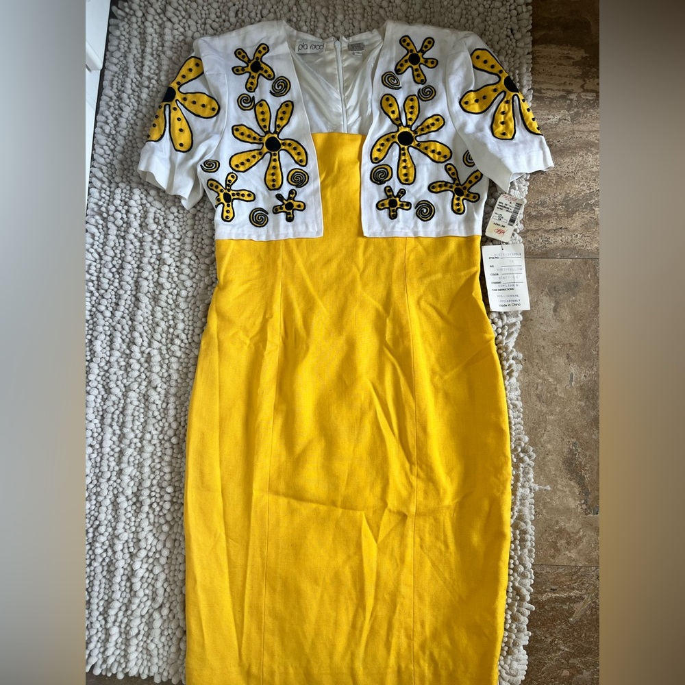 Beautiful vintage dress size 10